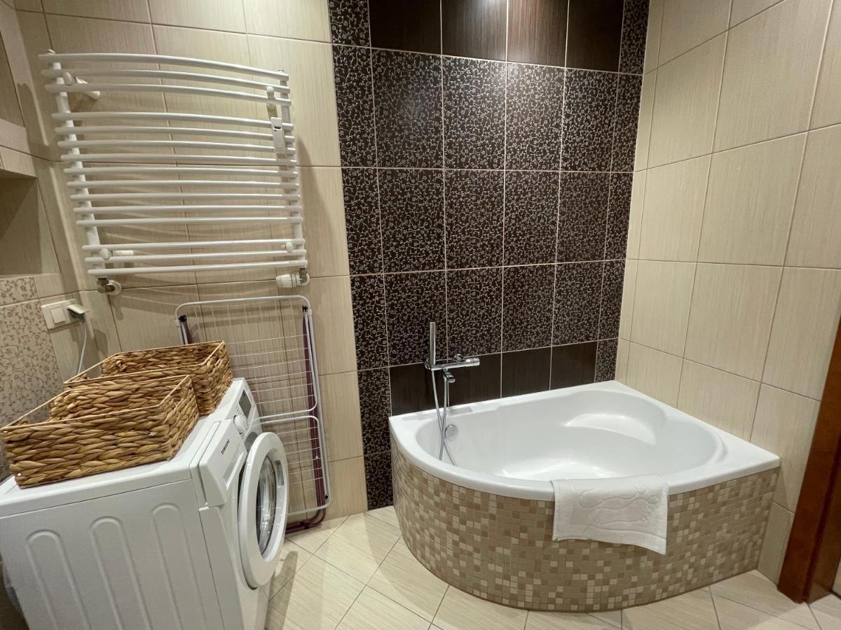 Al-Dom Apartament Ogrodowa Bocianie Gniazdo Z Garazem Kolobrzeg Ngoại thất bức ảnh